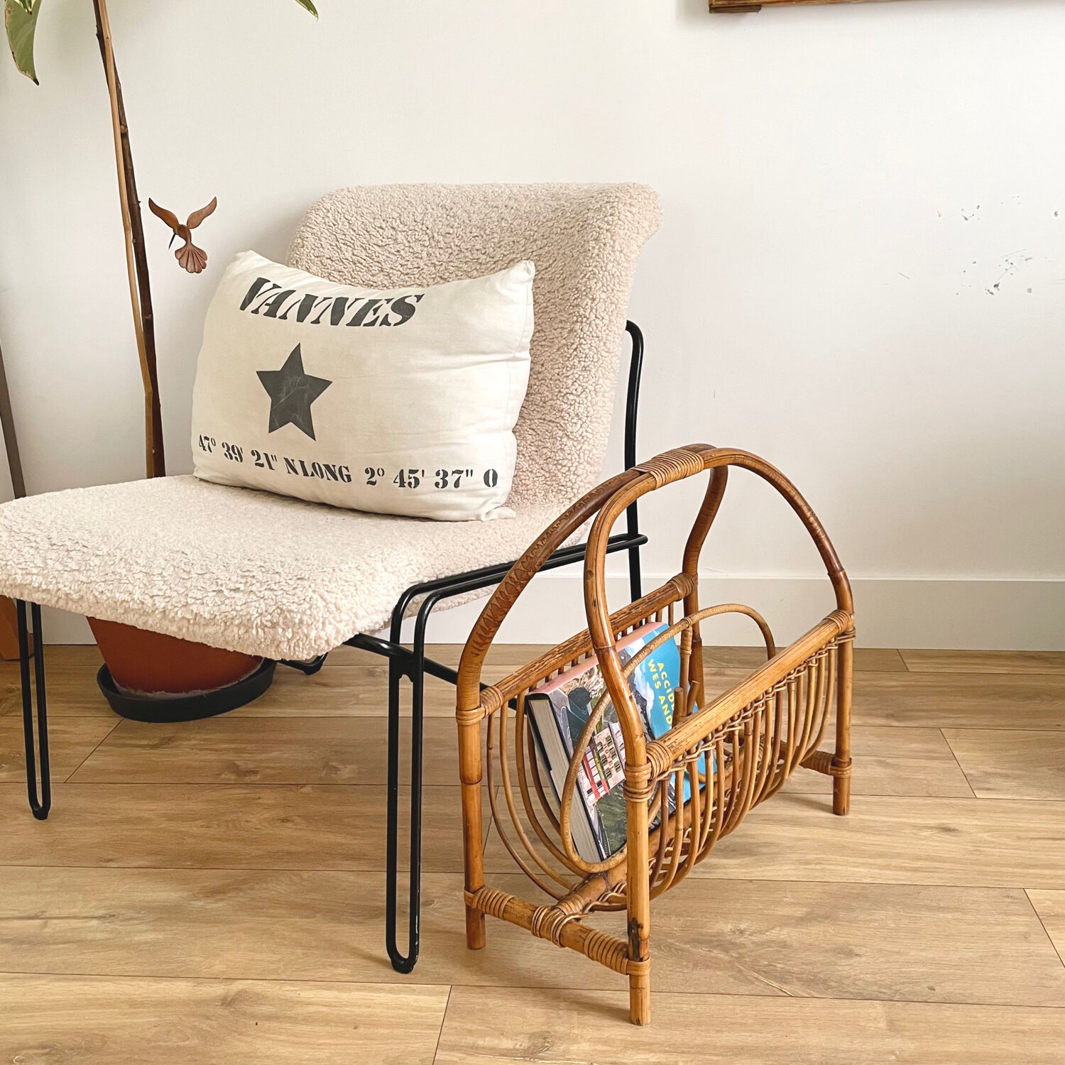 Rattan magazine holder