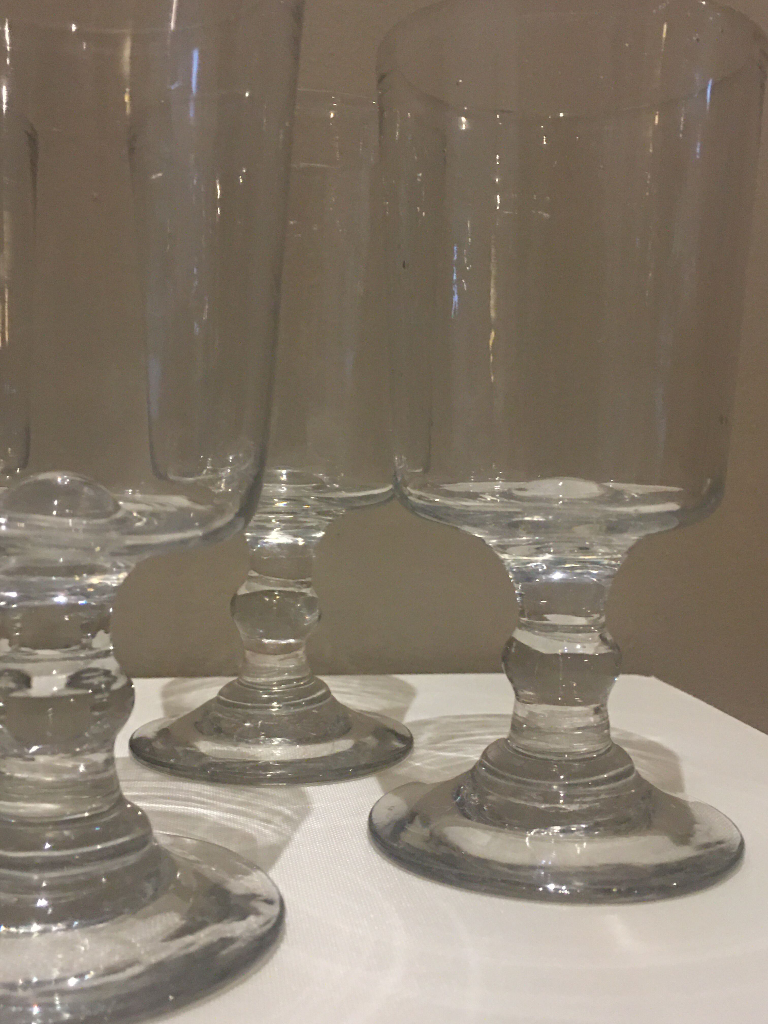 Lot de verres en verre soufflé