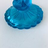 Coupe sur pied en verre bleu