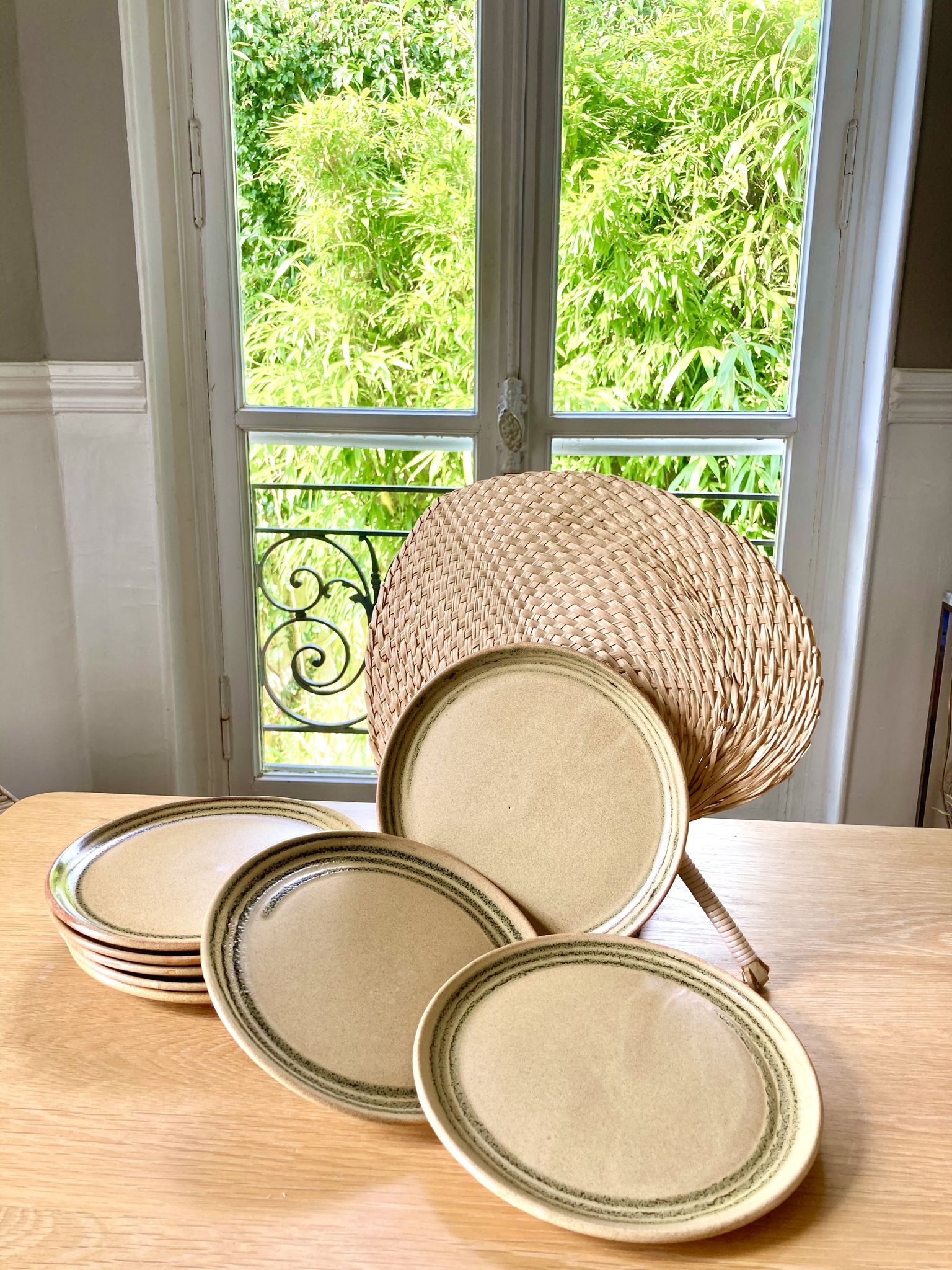 8 stoneware dessert plates