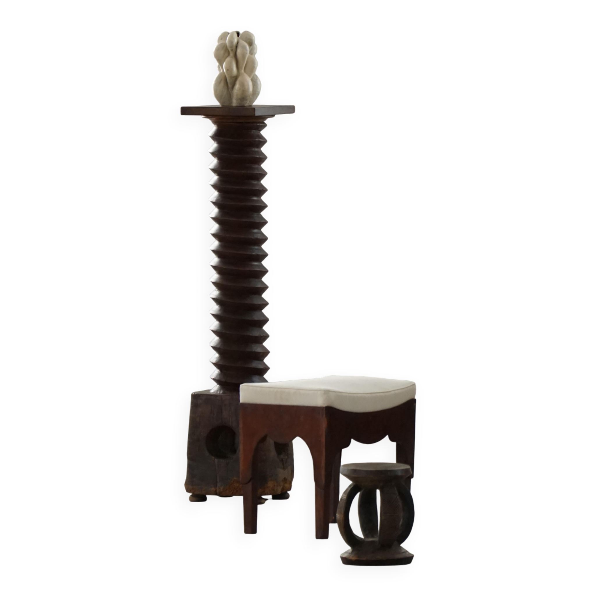 19th-century sculptural French wine press in solid wood / pedestal