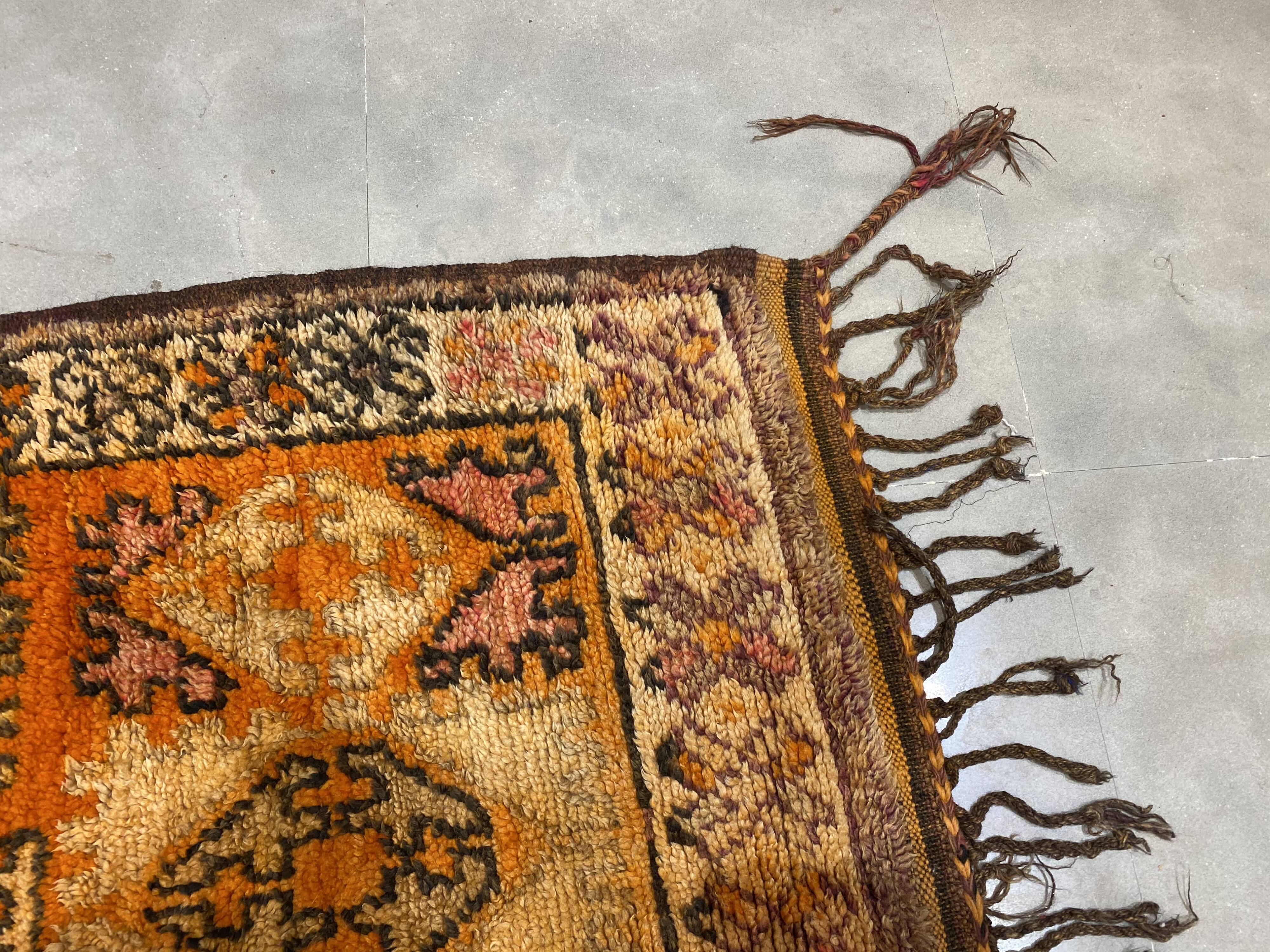 Ancient berbere carpet 200x300cm