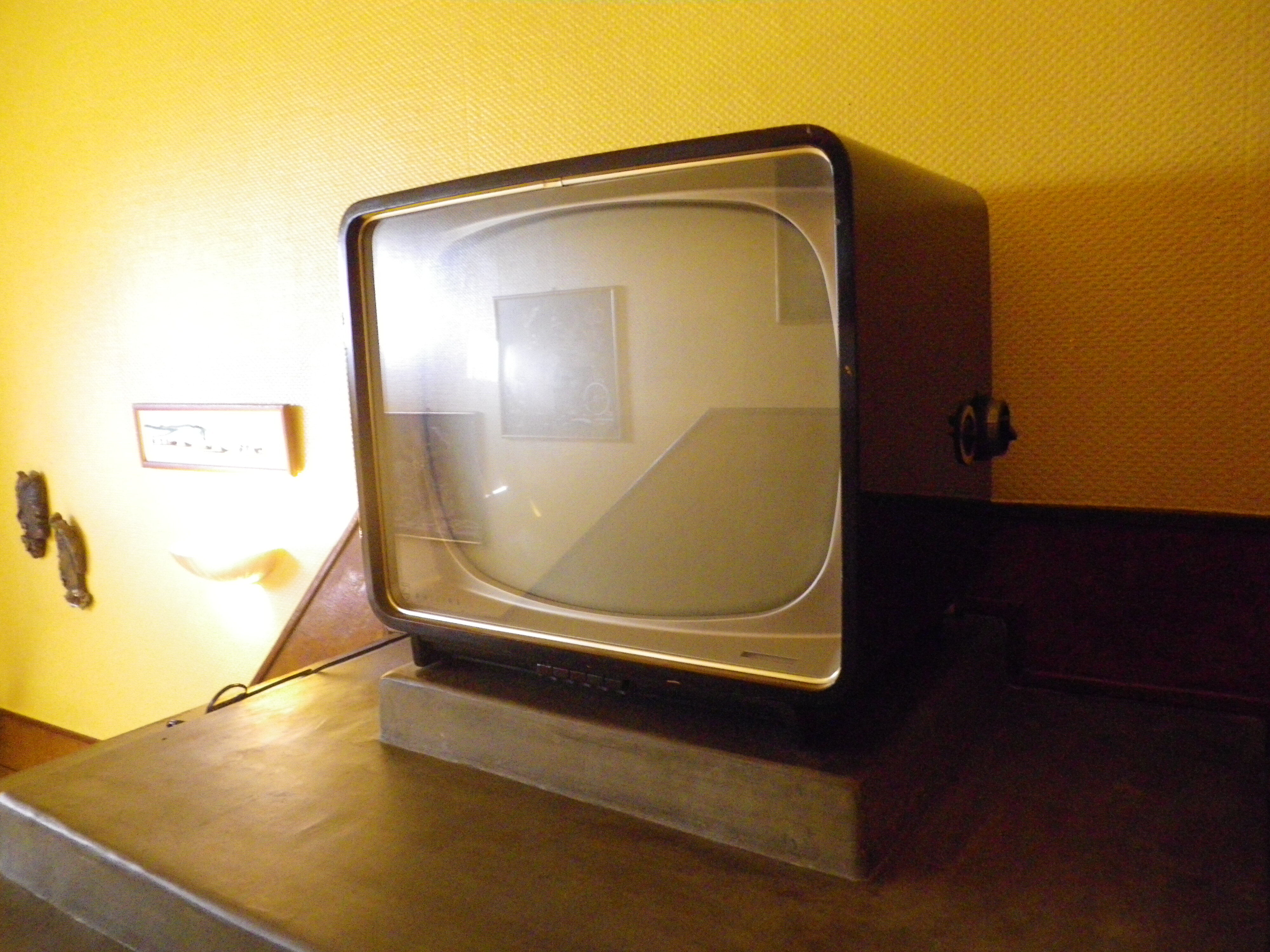 Philips vintage TV, lacquered wood frame -Holland- 50s