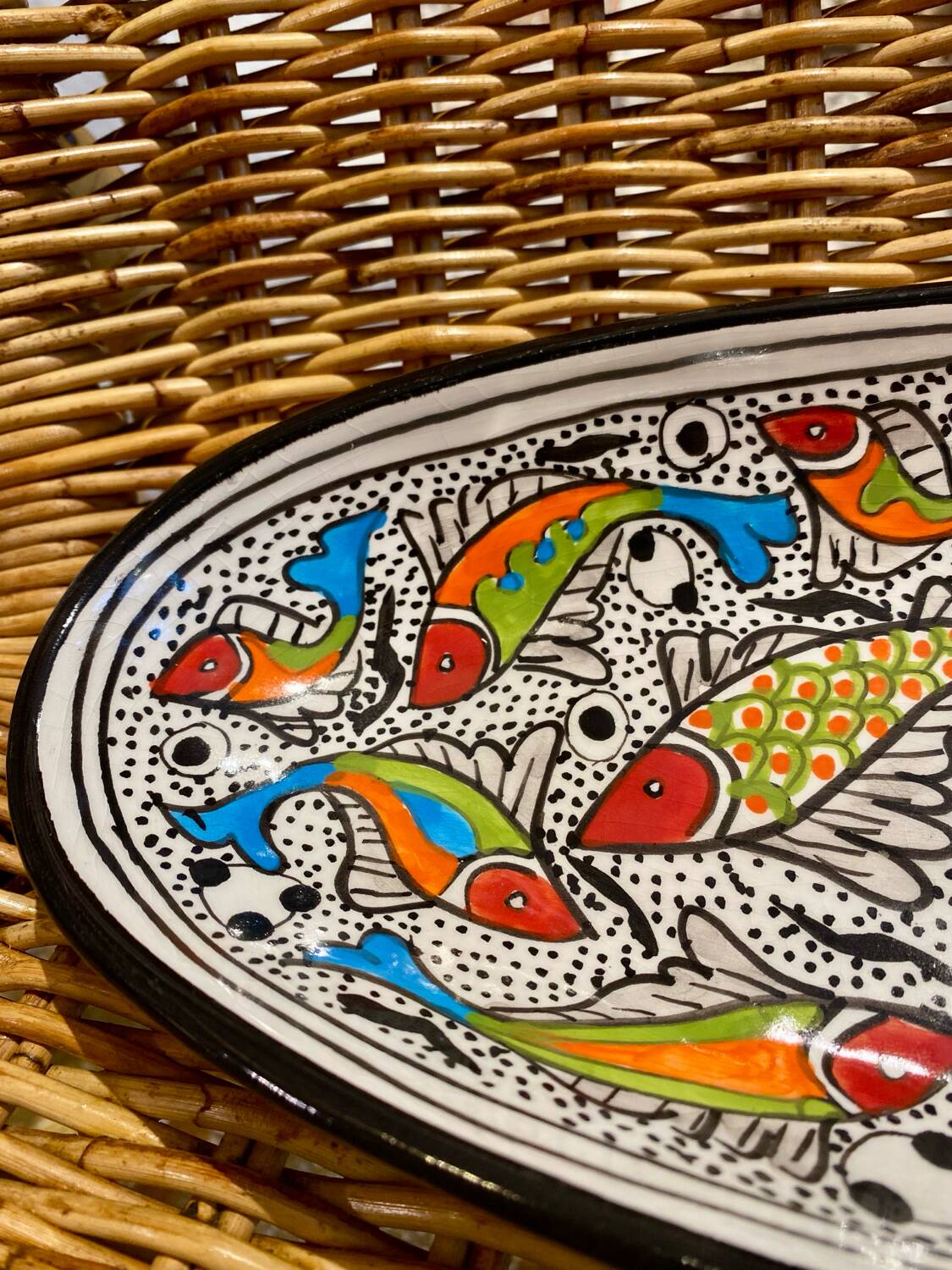 Tunisian dish with fish decoration – Slama pottery (Nabeul)
