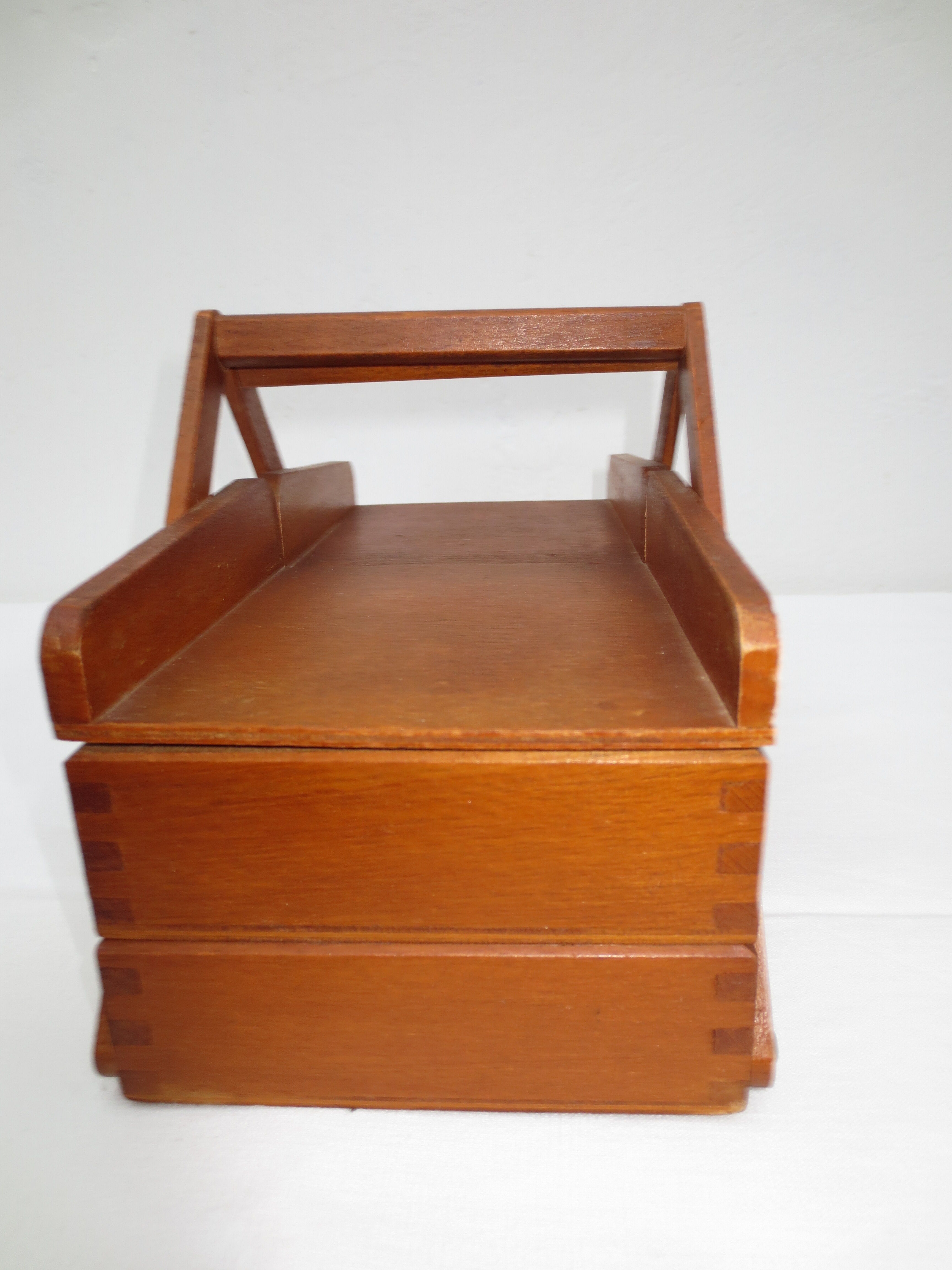 Wood sewing box for children