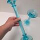 Paire de bougeoirs en verre bleu turquoise