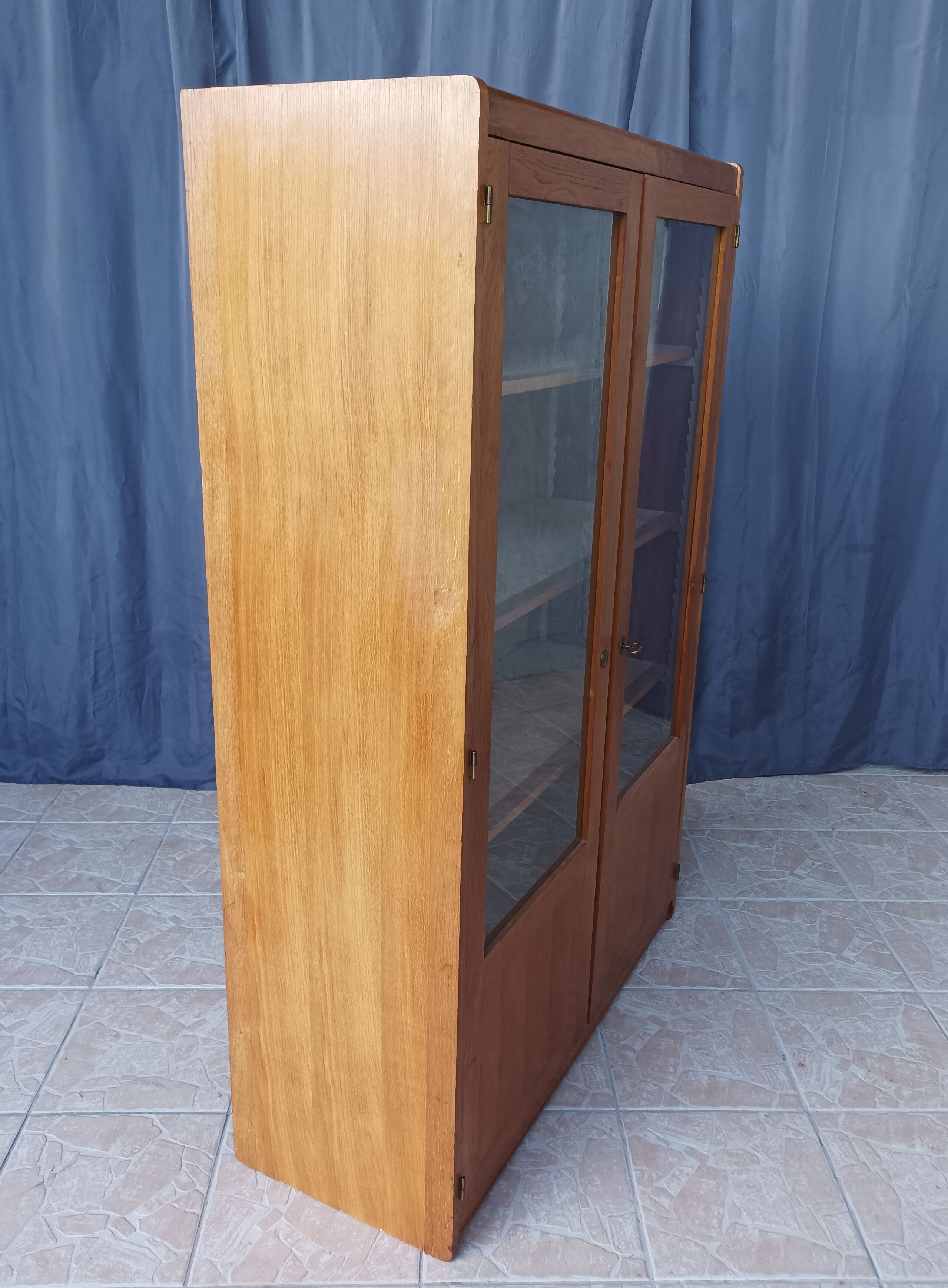 Vintage display bookcase in light oak