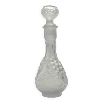 Carafe vintage en verre dépoli français des années 1950 - Motif vigne en relief
