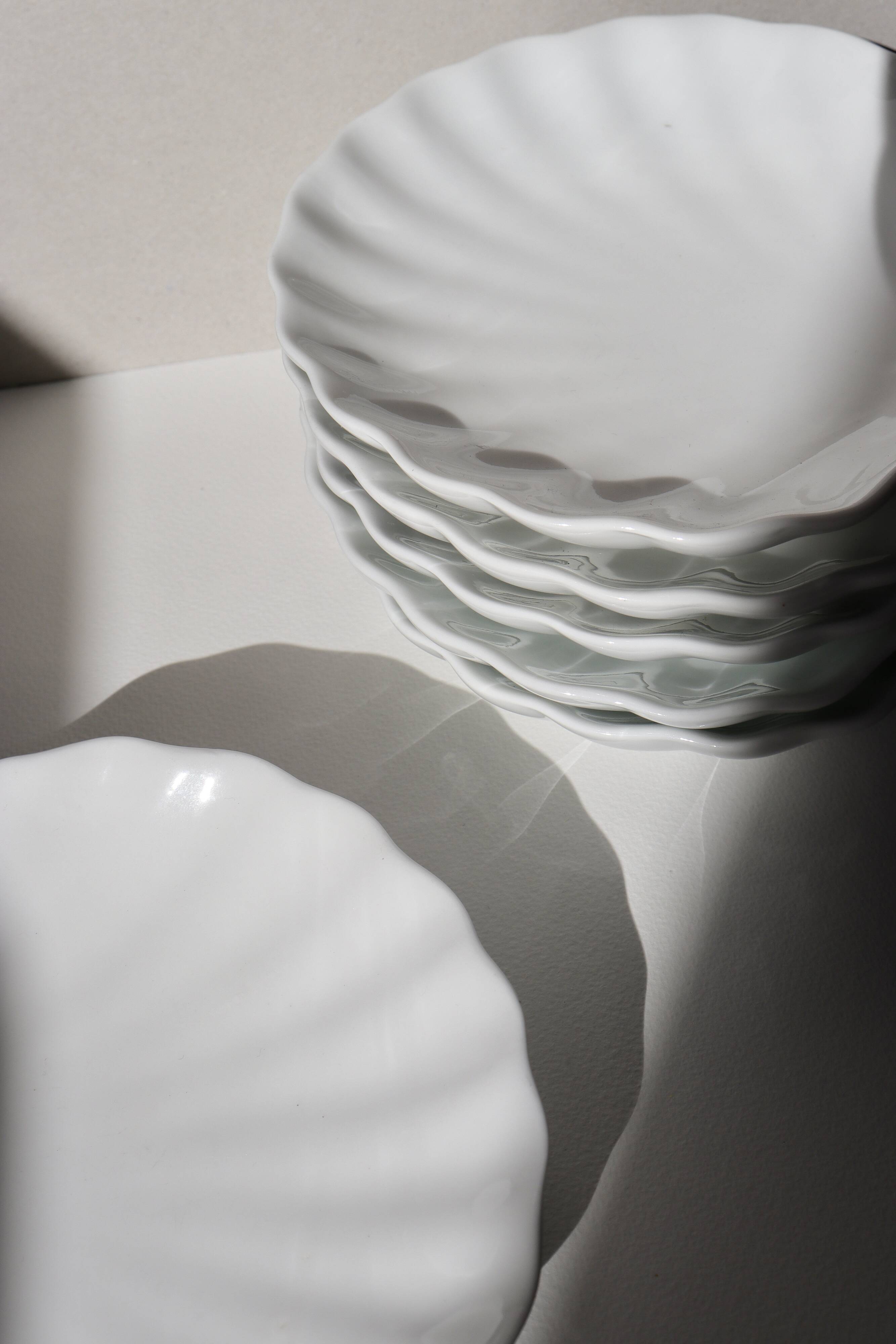 White shell cup