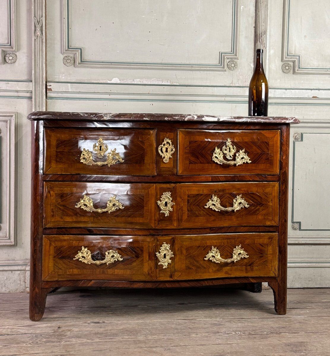 Louis XV chest of drawers in veneer and gilded bronze, Rance marble, 18th century