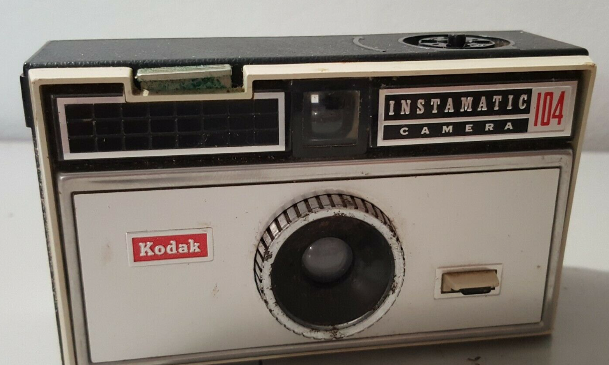 Appareil photo ancien vintage kodak instamatic 104