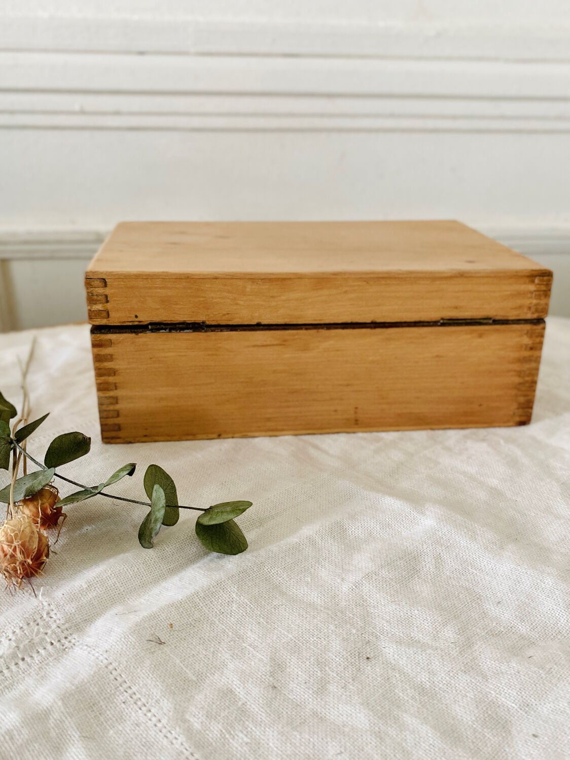 Small wooden storage chest box with keyless lid