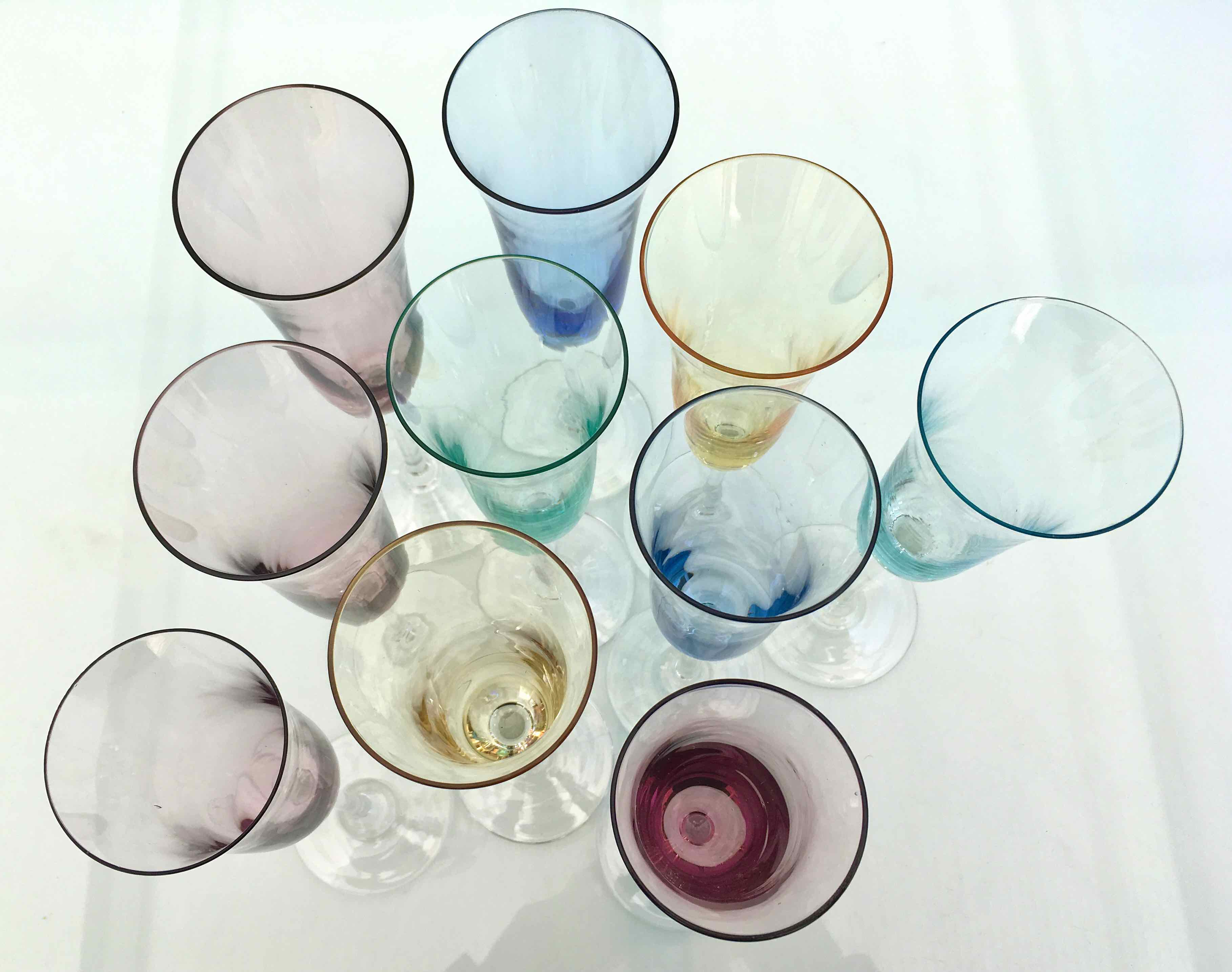 Set de 10 flûtes à champagne colorées