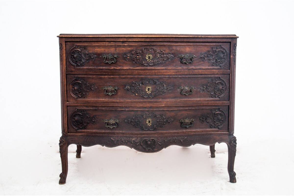 Carved chest of drawers, France, around 1880