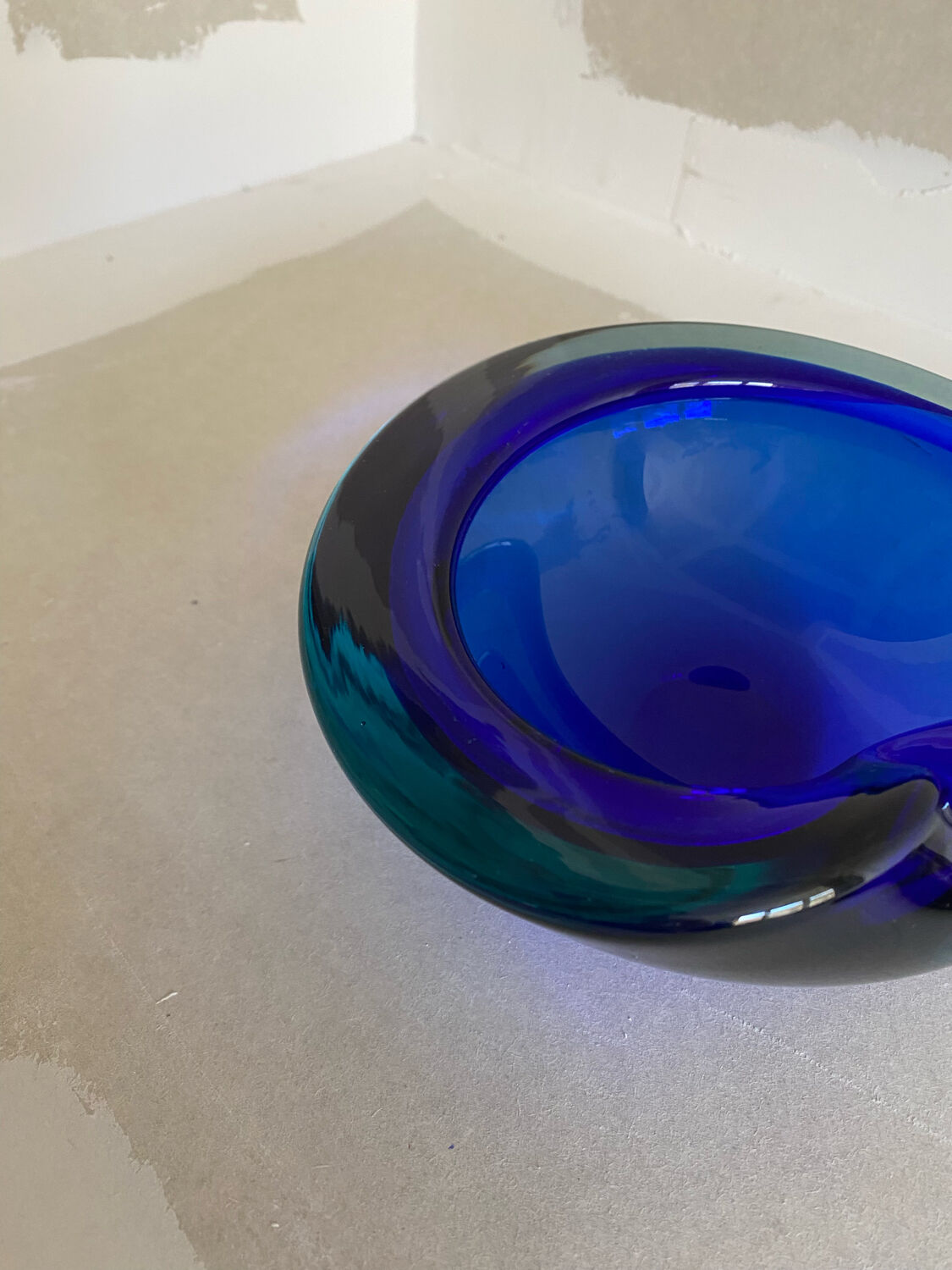 Vintage sommerso Murano ashtray