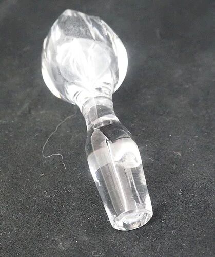 Crystal carafe Saint Louis model Cerdagne, signed, excellent condition.