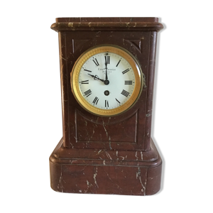 pendule borne en marbre