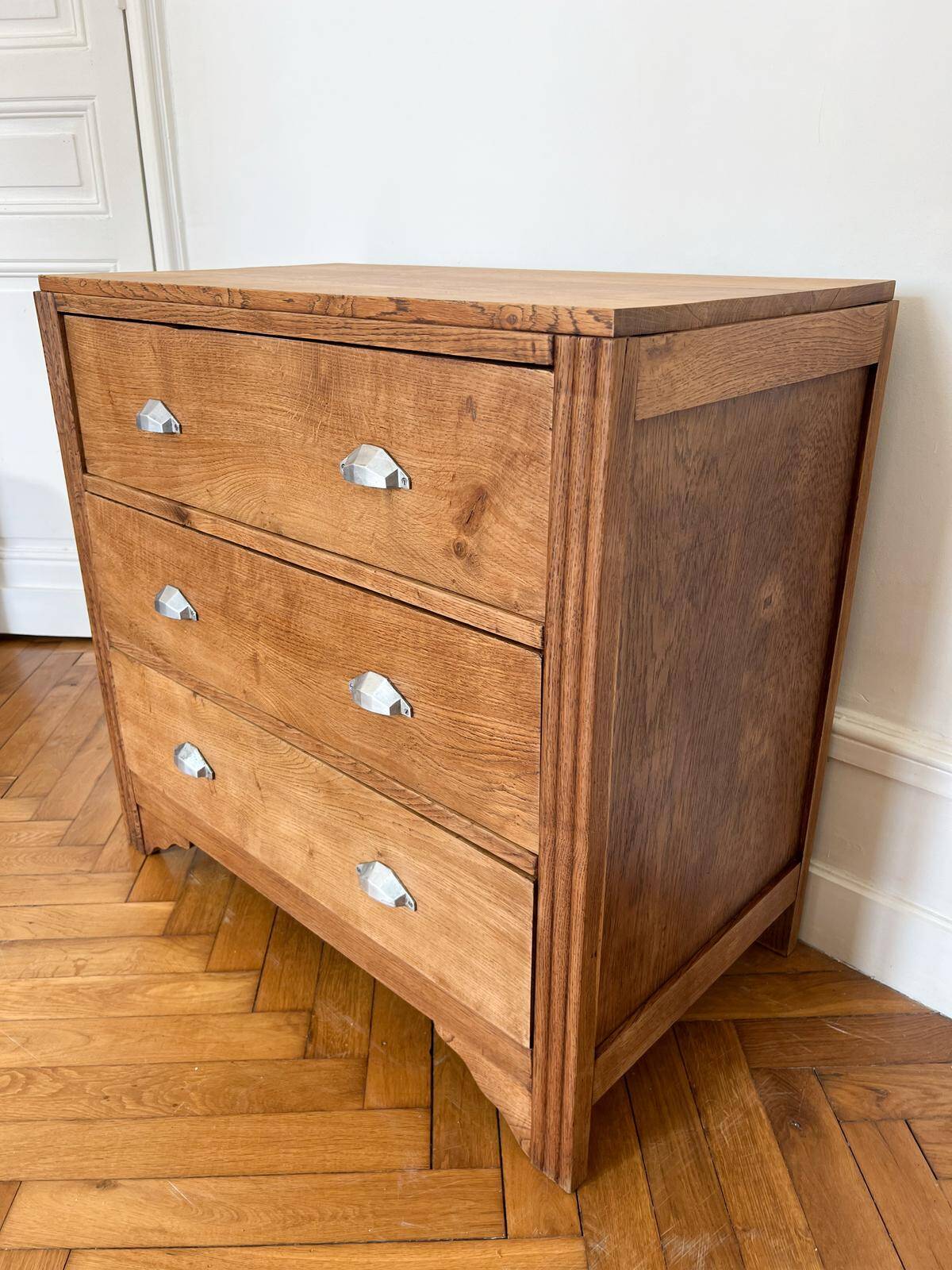 Art Deco chest of drawers in solid oak