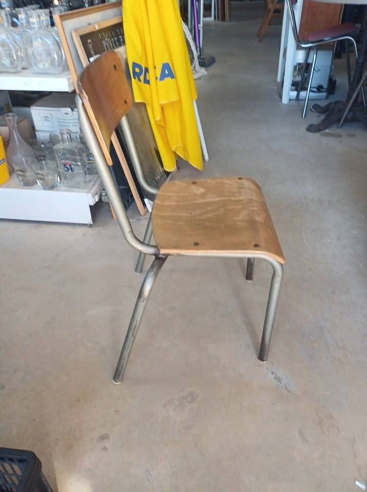 Chaise d'école vintage / industrielle