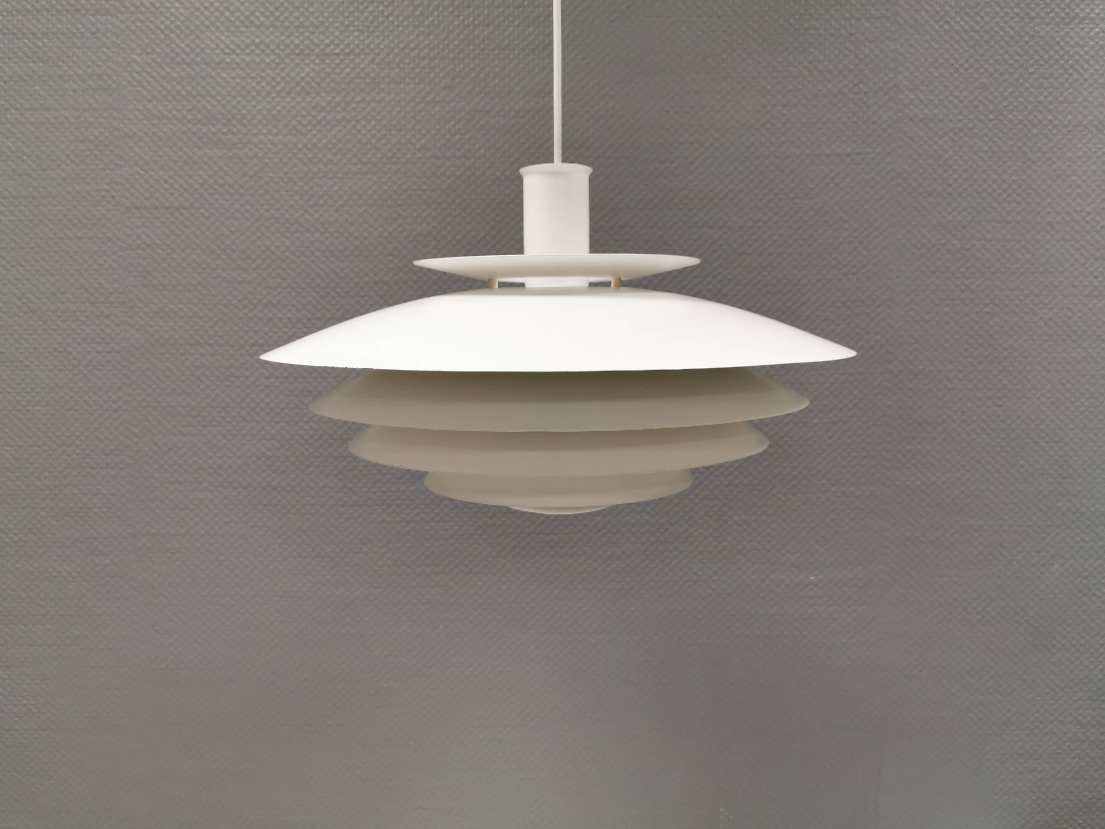 Large and beautiful hanging lamp from Danish Form-Light 1980s