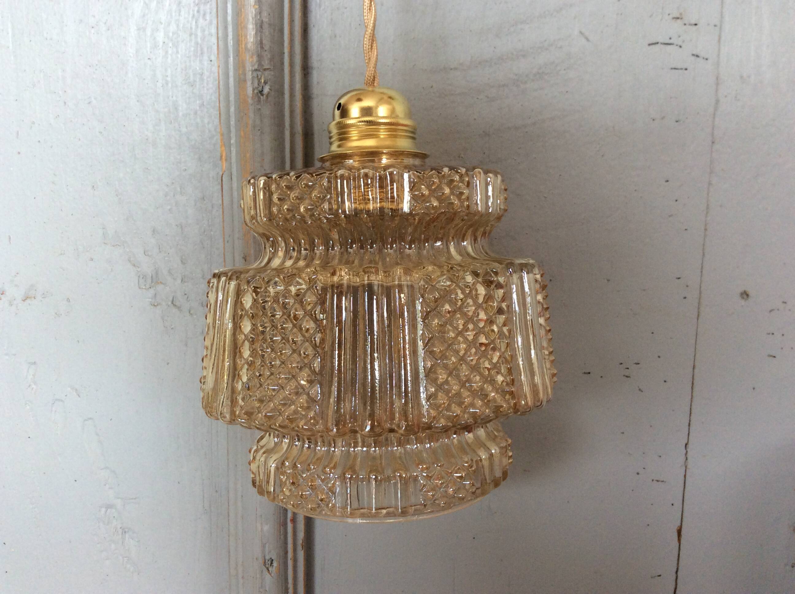 Glass pendant light