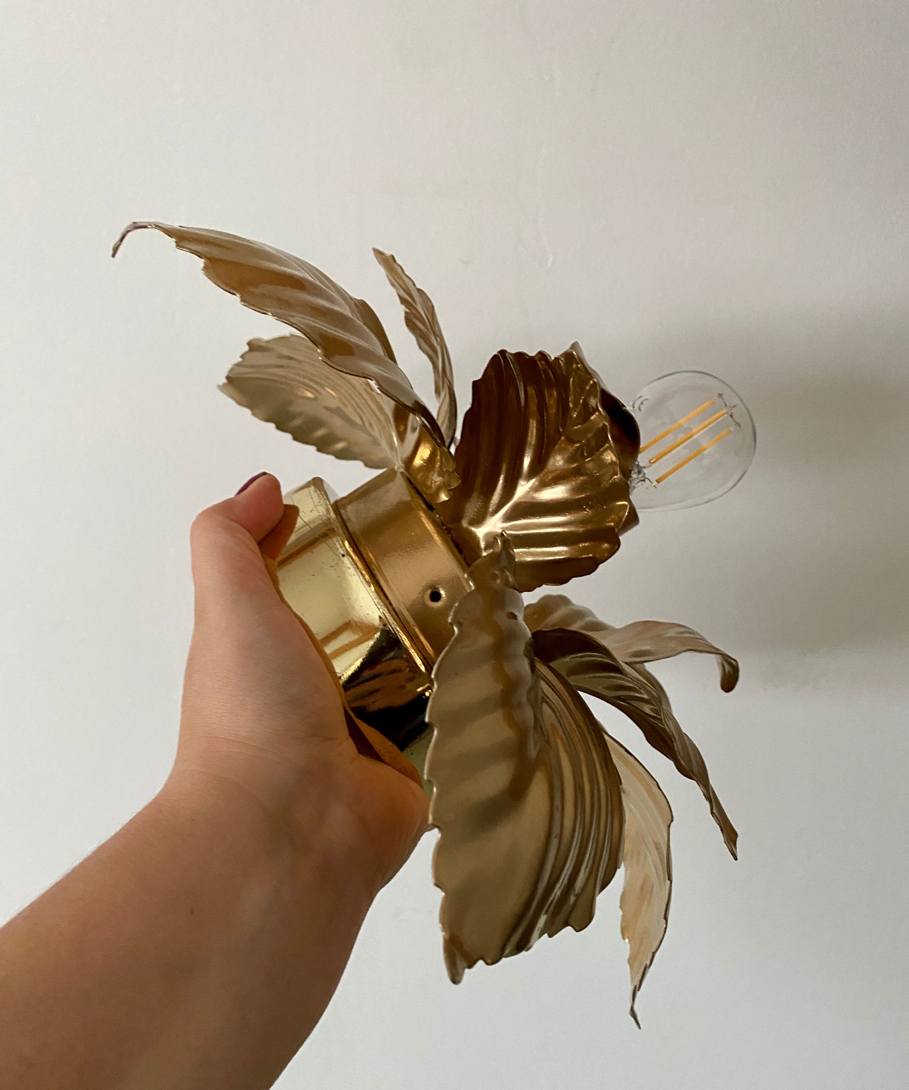 Vintage wall lamp golden leaves