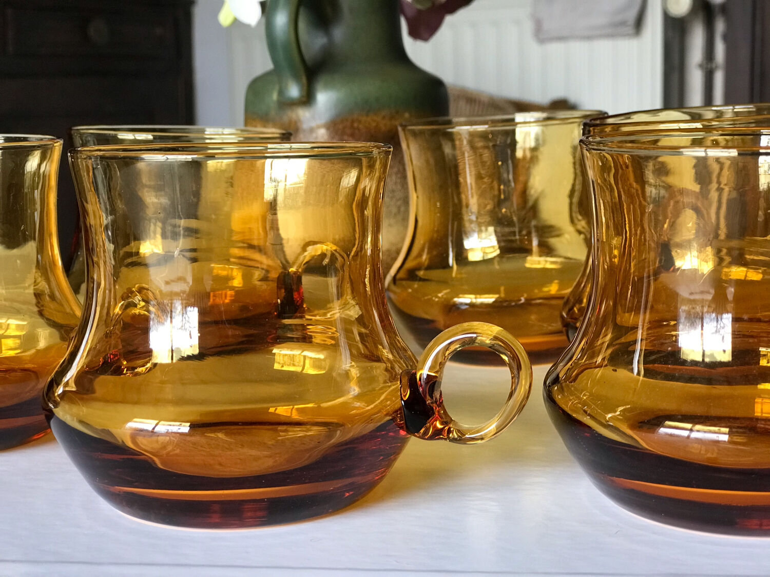 6 mugs in amber glass 1970s