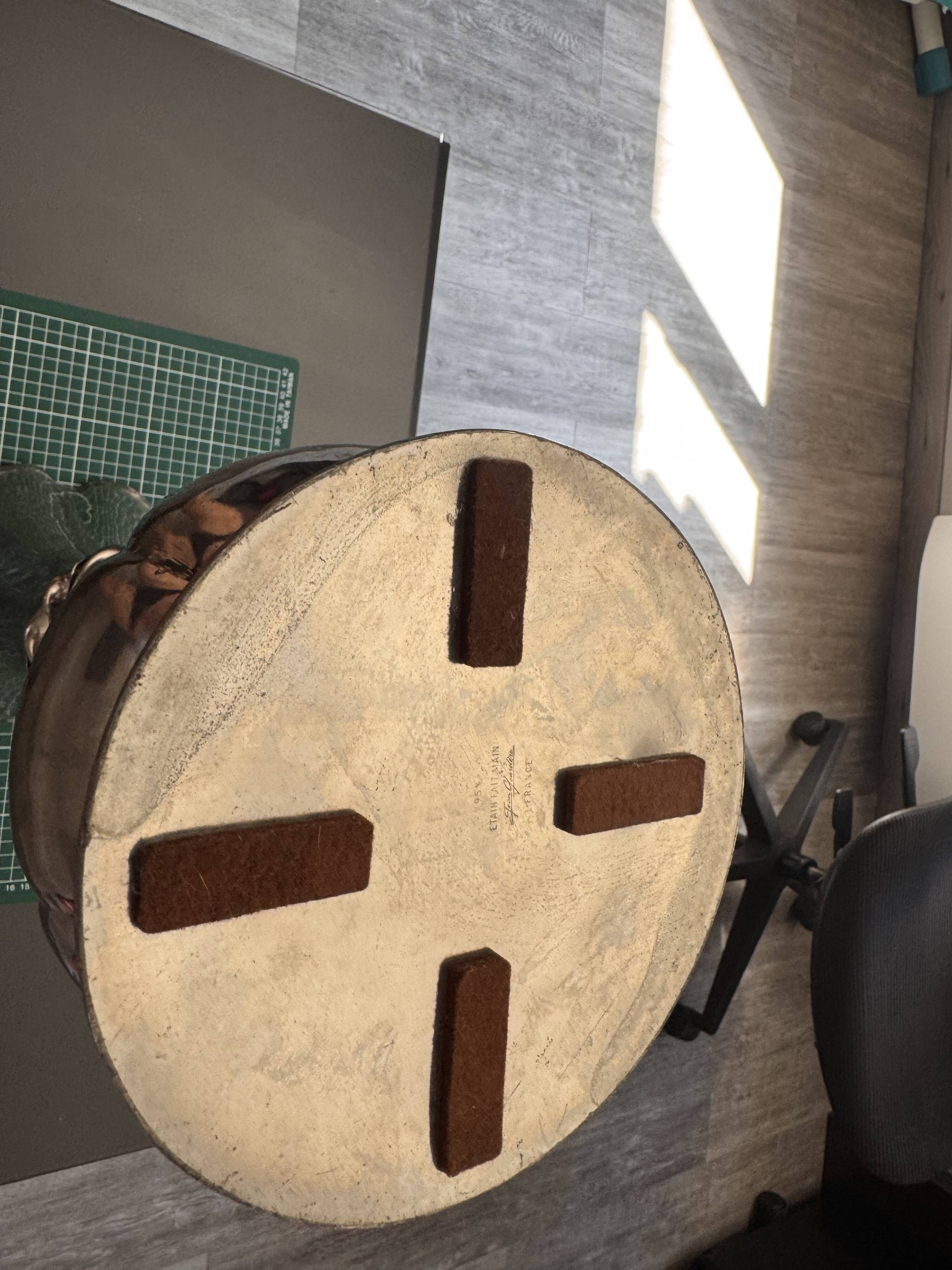 Pure tin sun vase at 95%, signed Jean Goardère.