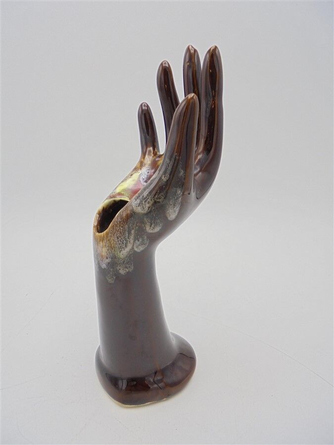 Hand-shaped soliflore baguier