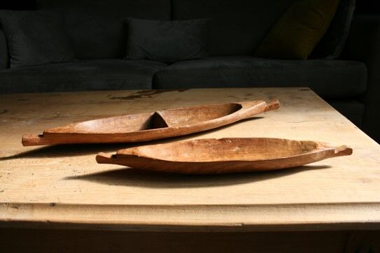 Ethnic dishes in exotic wood