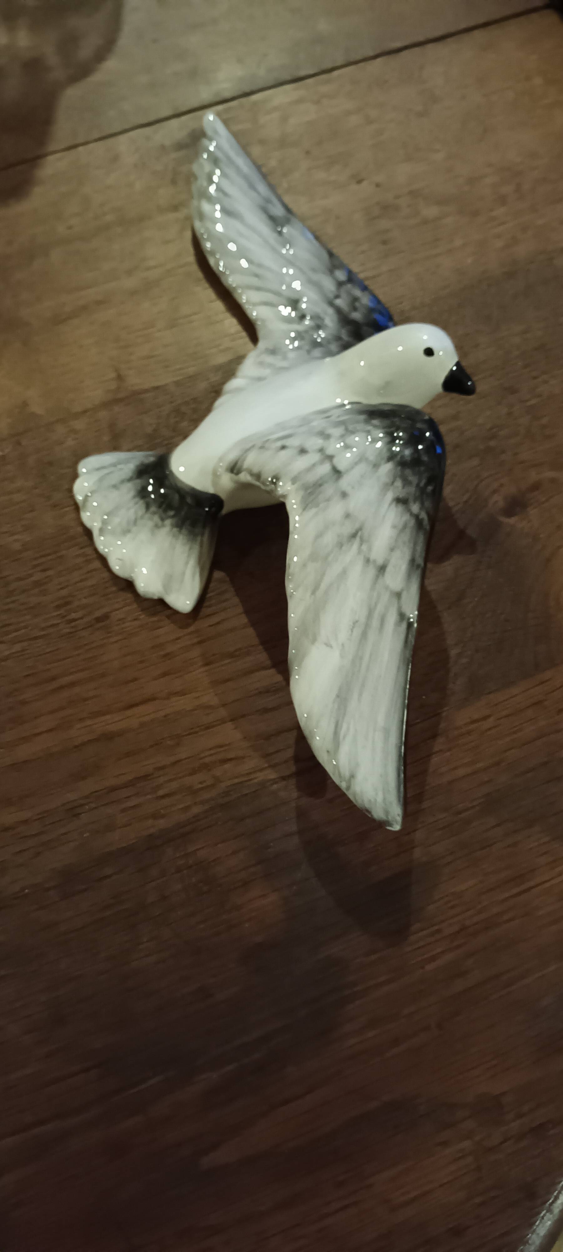 Vintage ceramic seagull