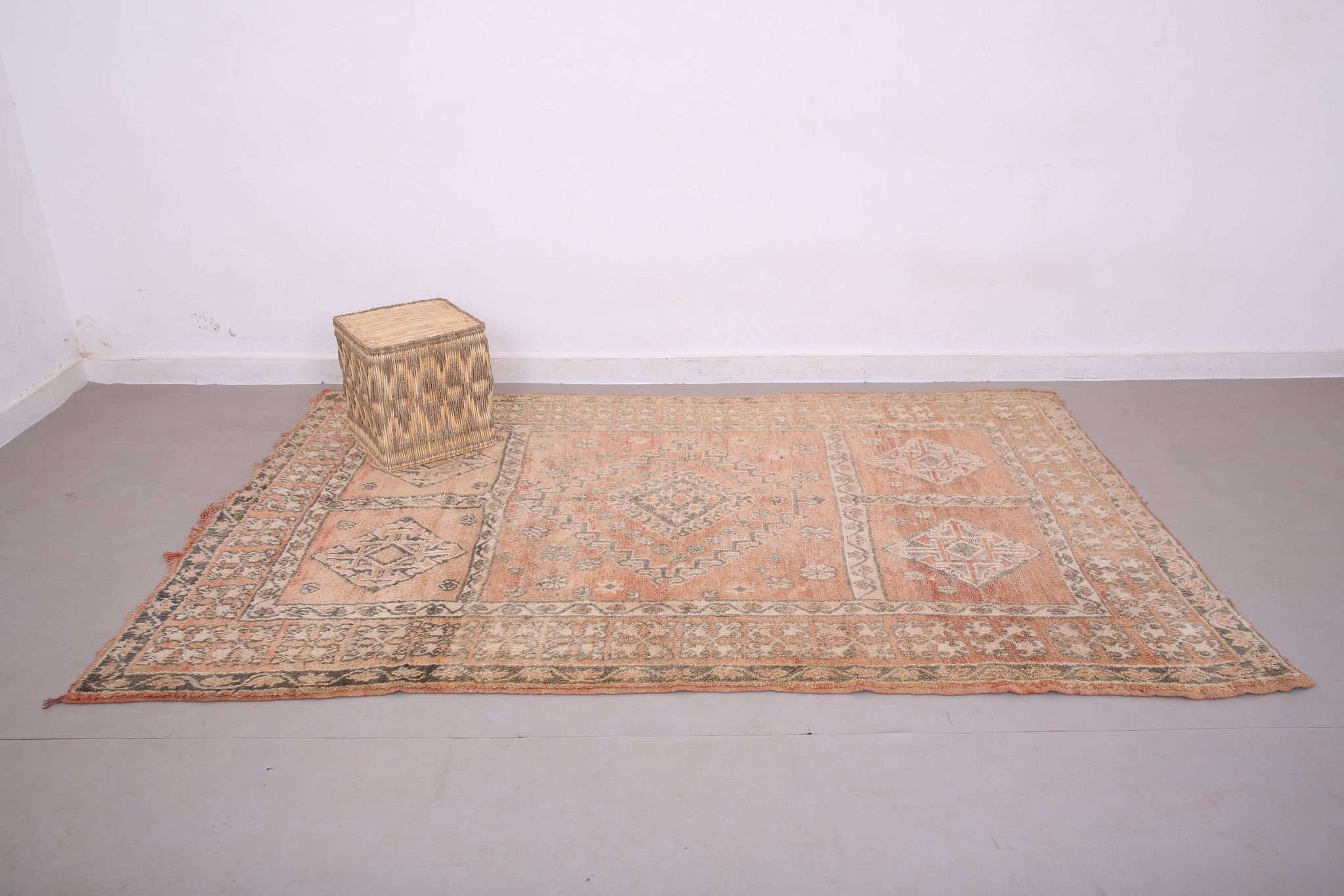Peach Vintage Moroccan Rug 164 x 266 cm, Berber Wool Rug, Handmade Boho Rug