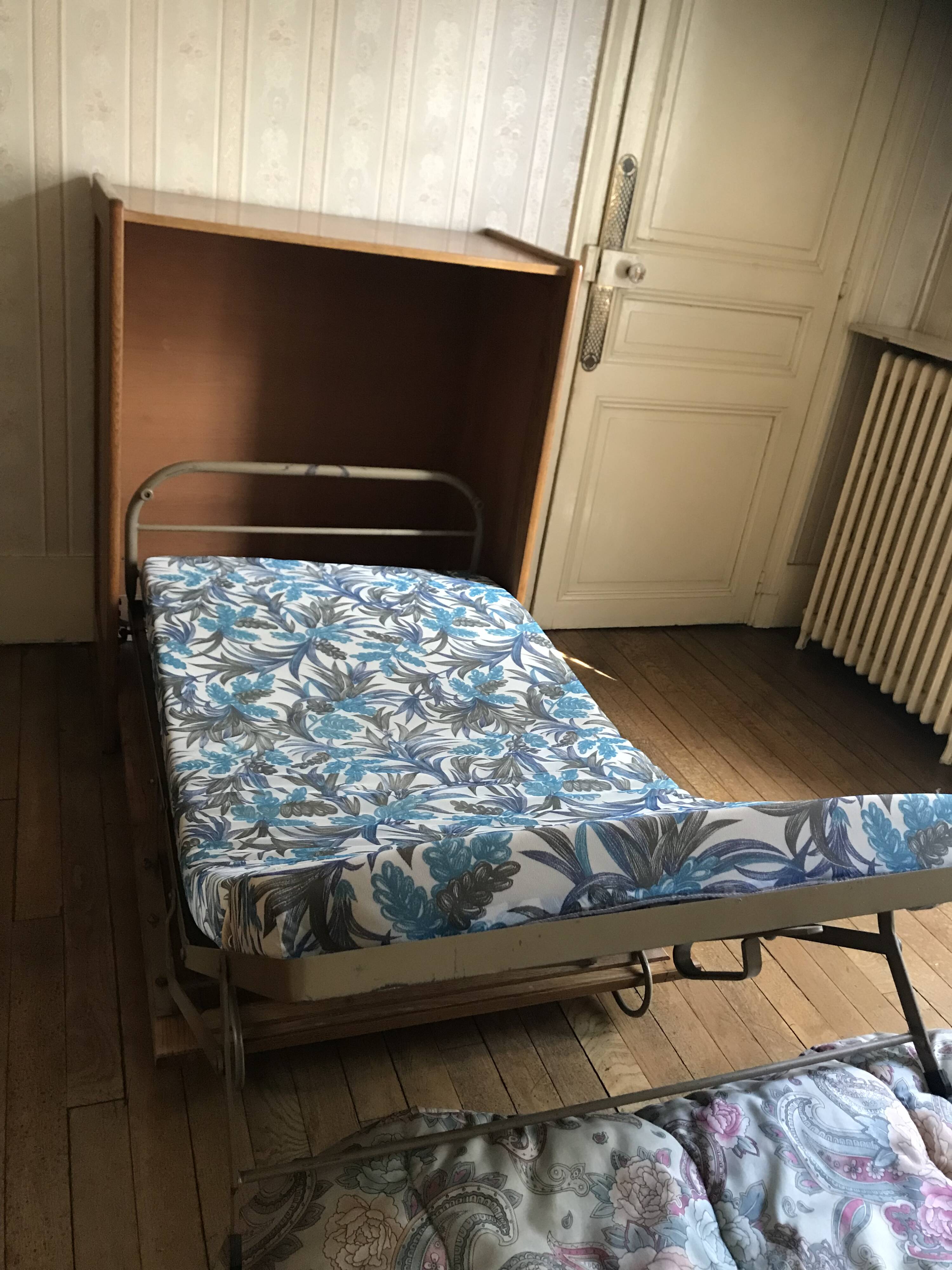 Folding bed furniture
