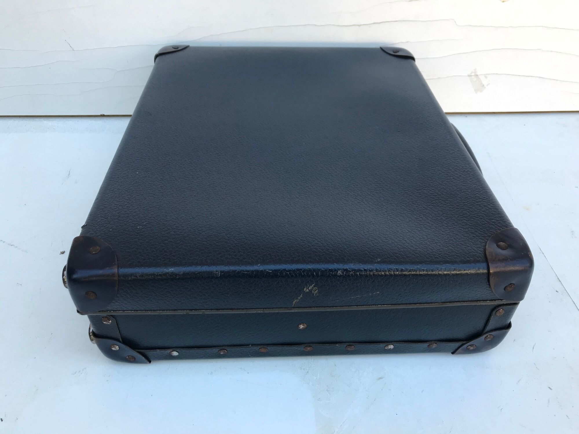 Old suitcase travel blue trunk 70