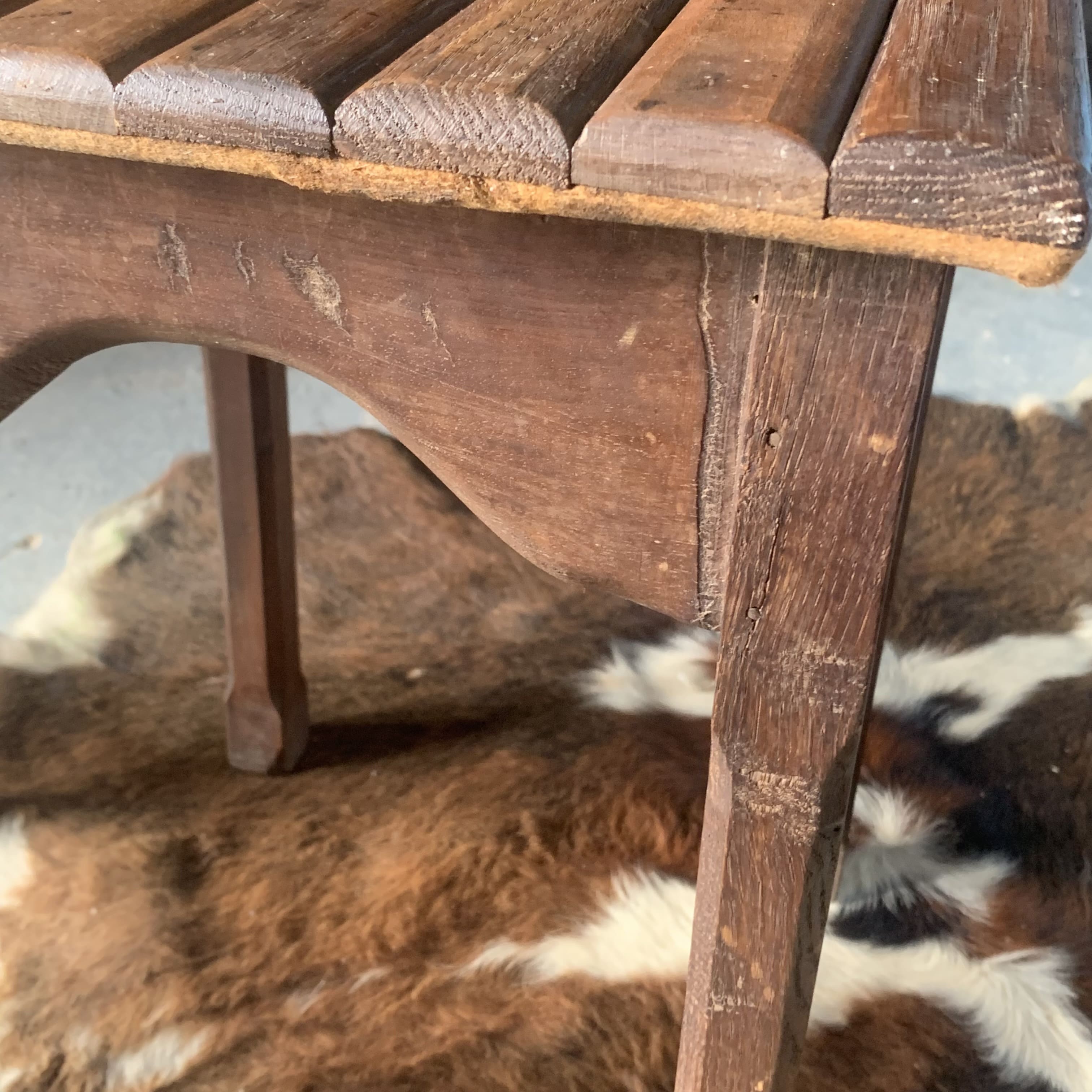 Pair of stools, craftsmanship