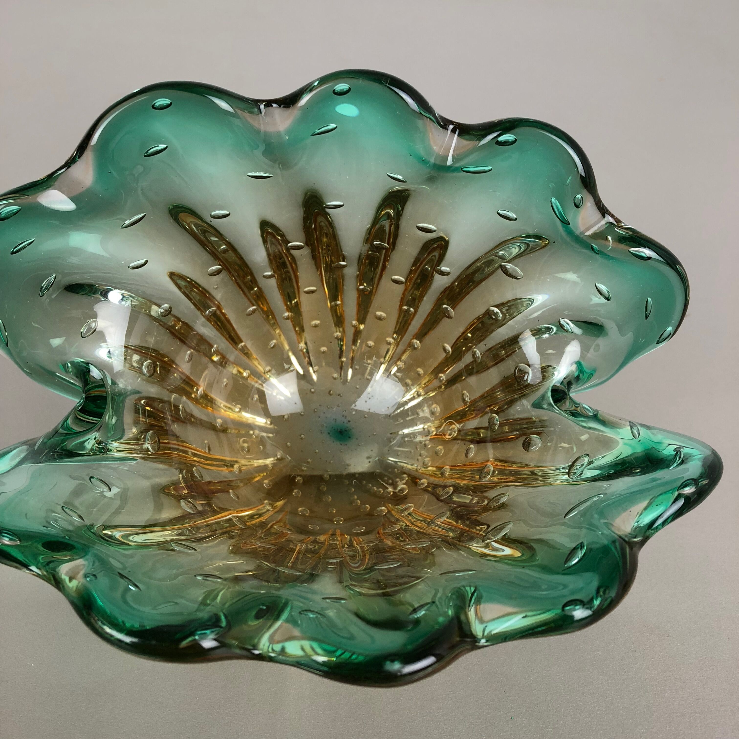Seguso Bullicante bubble Murano glass shell bowl, 1970s