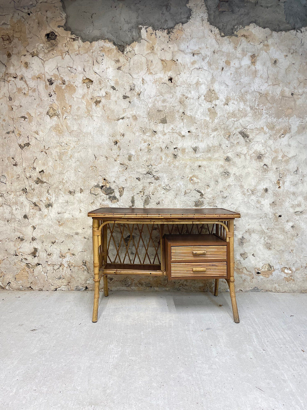 Bureau rotin