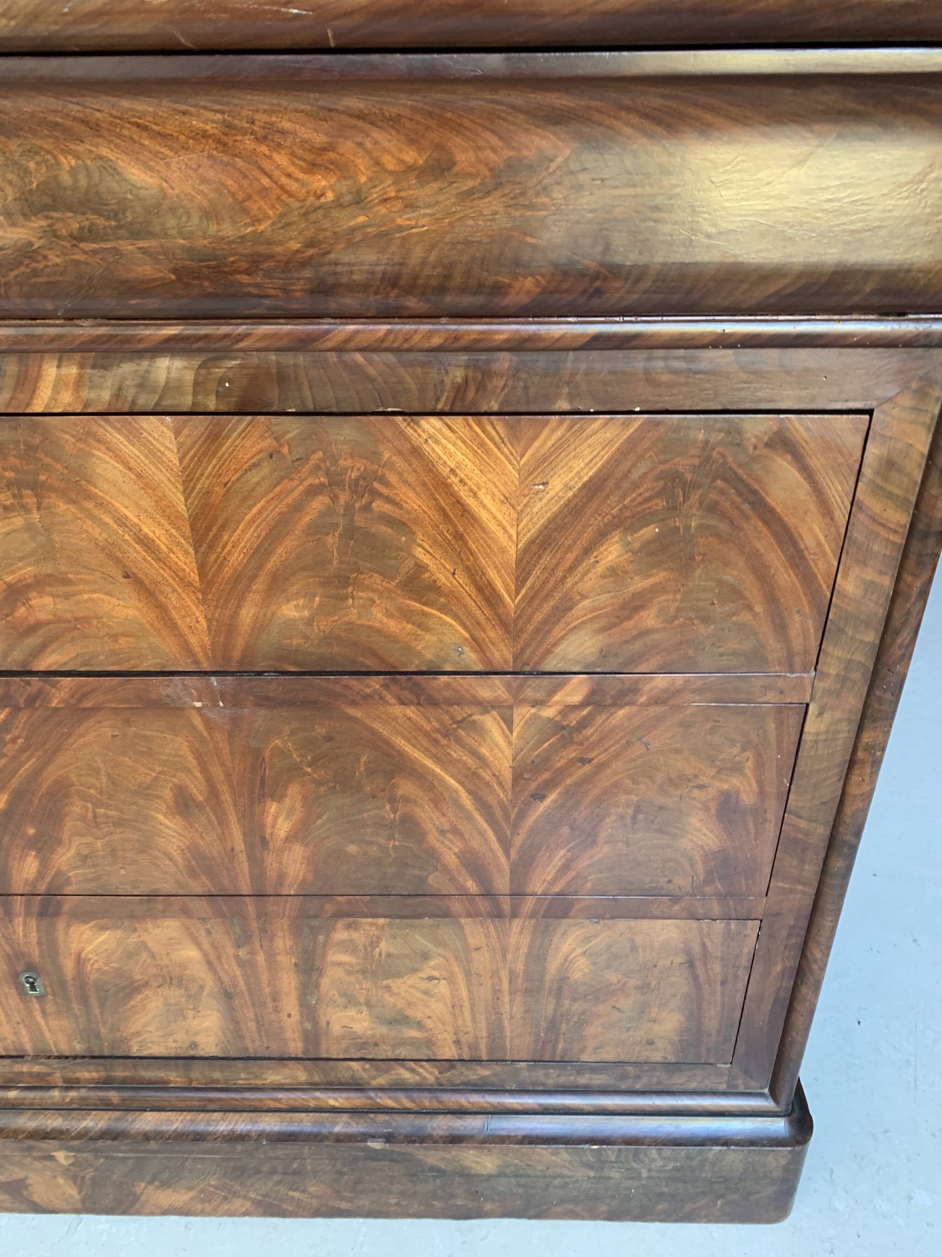 Louis Philippe Commode