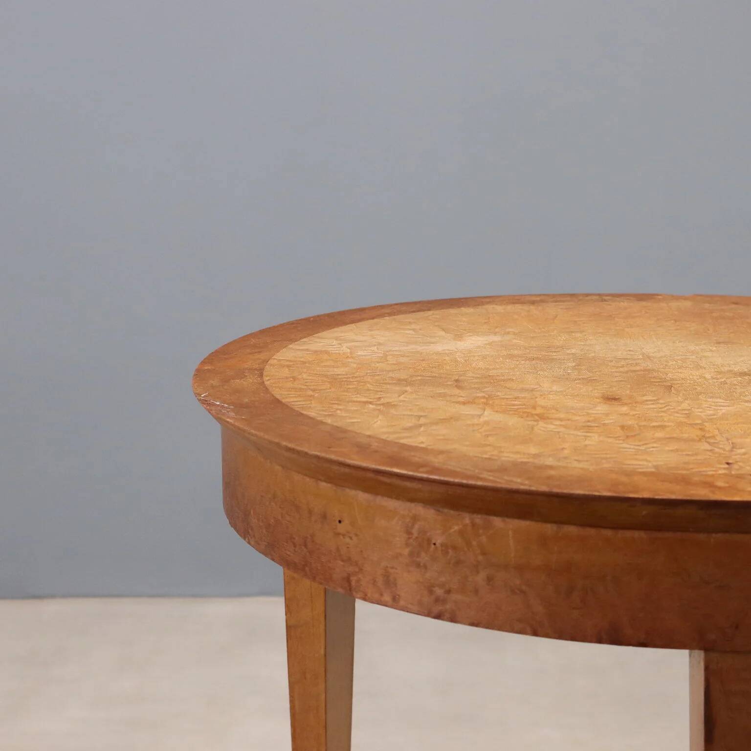 Antique Art Deco coffee table in exotic wood from the 19th century.