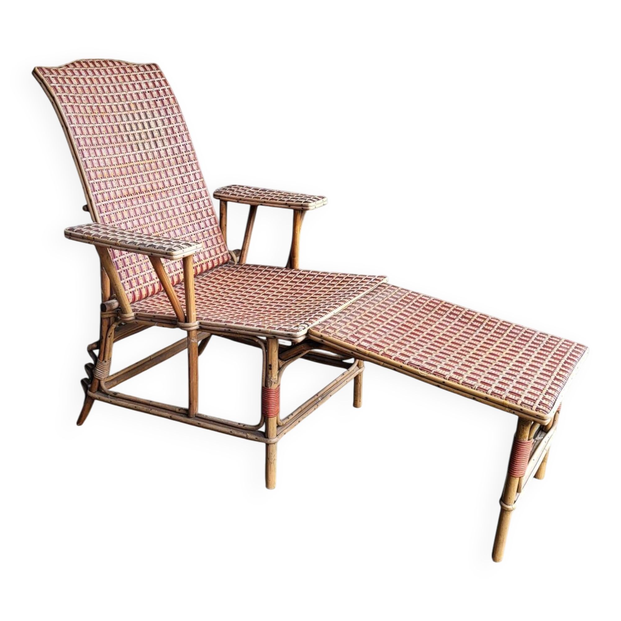 Rattan chaise longue