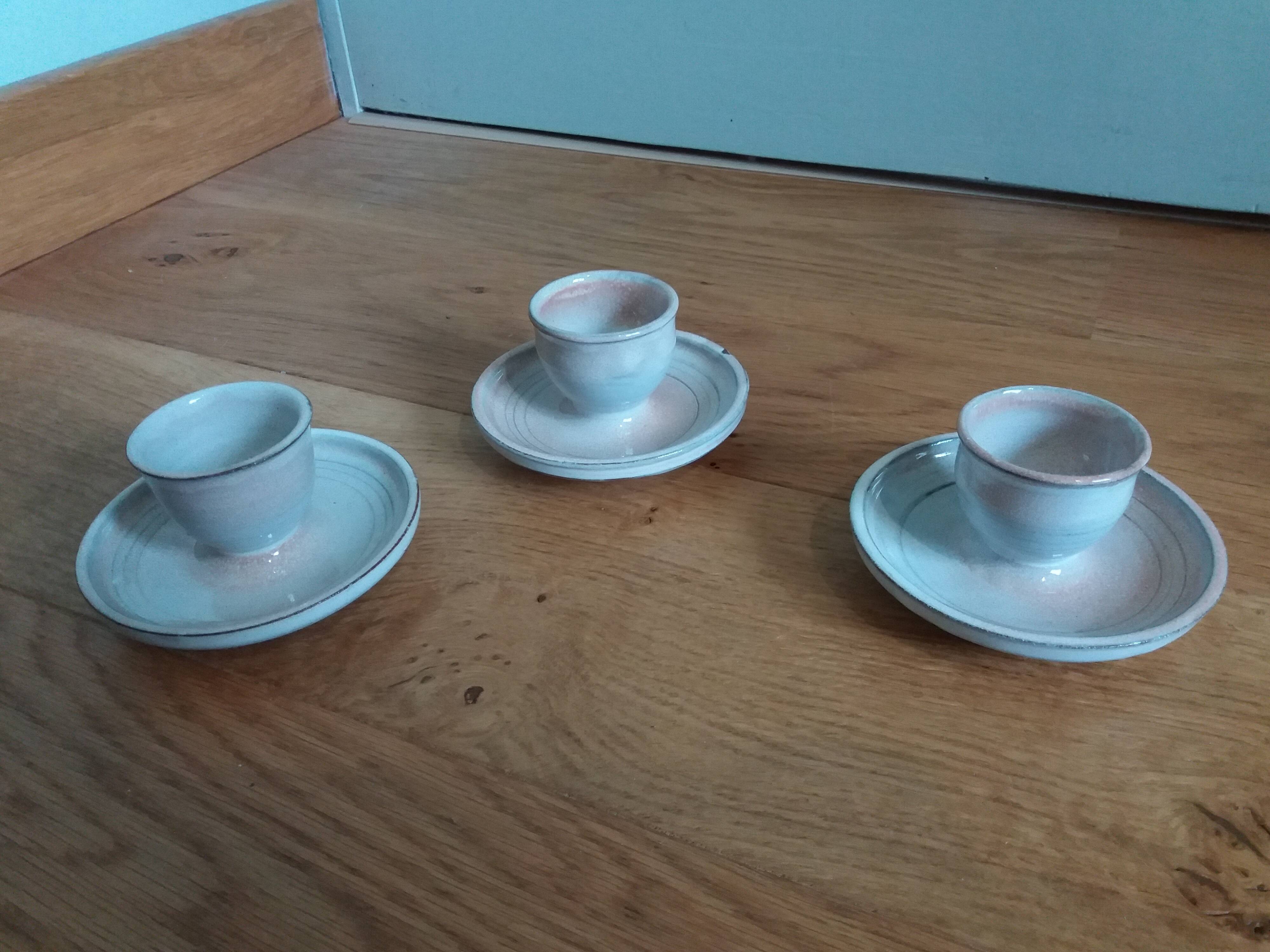 Egg cups signed Atch Chantal and Thierry Robert sandstone from Poncé sur Loir