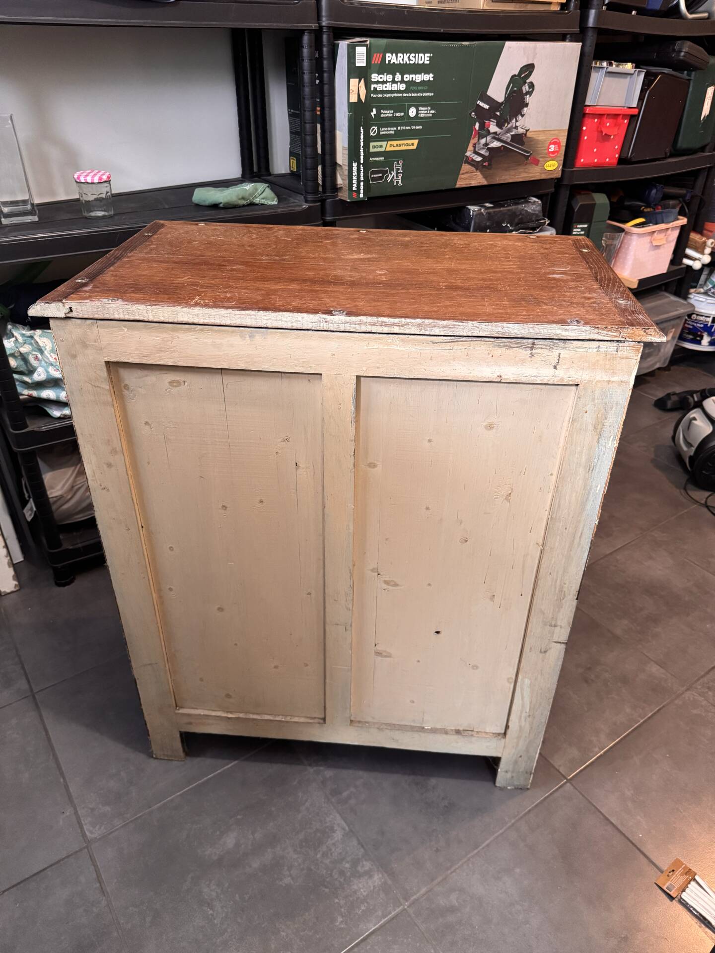 Old fridge / cooler