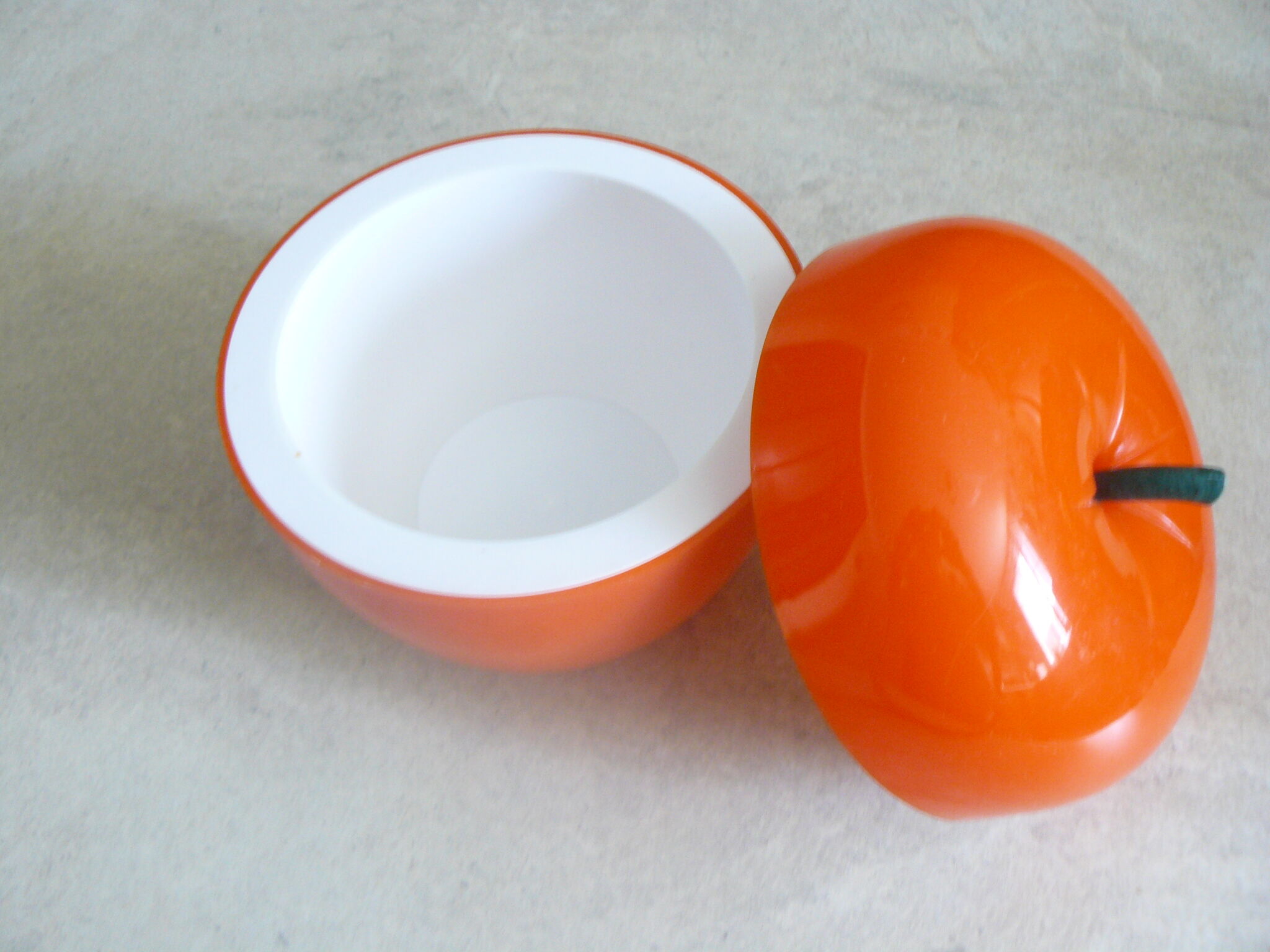 Orange apple ice bucket, 70 years