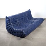 Canapé 3 places Michel Ducaroy Togo en cuir bleu Ligne Roset France années 1980