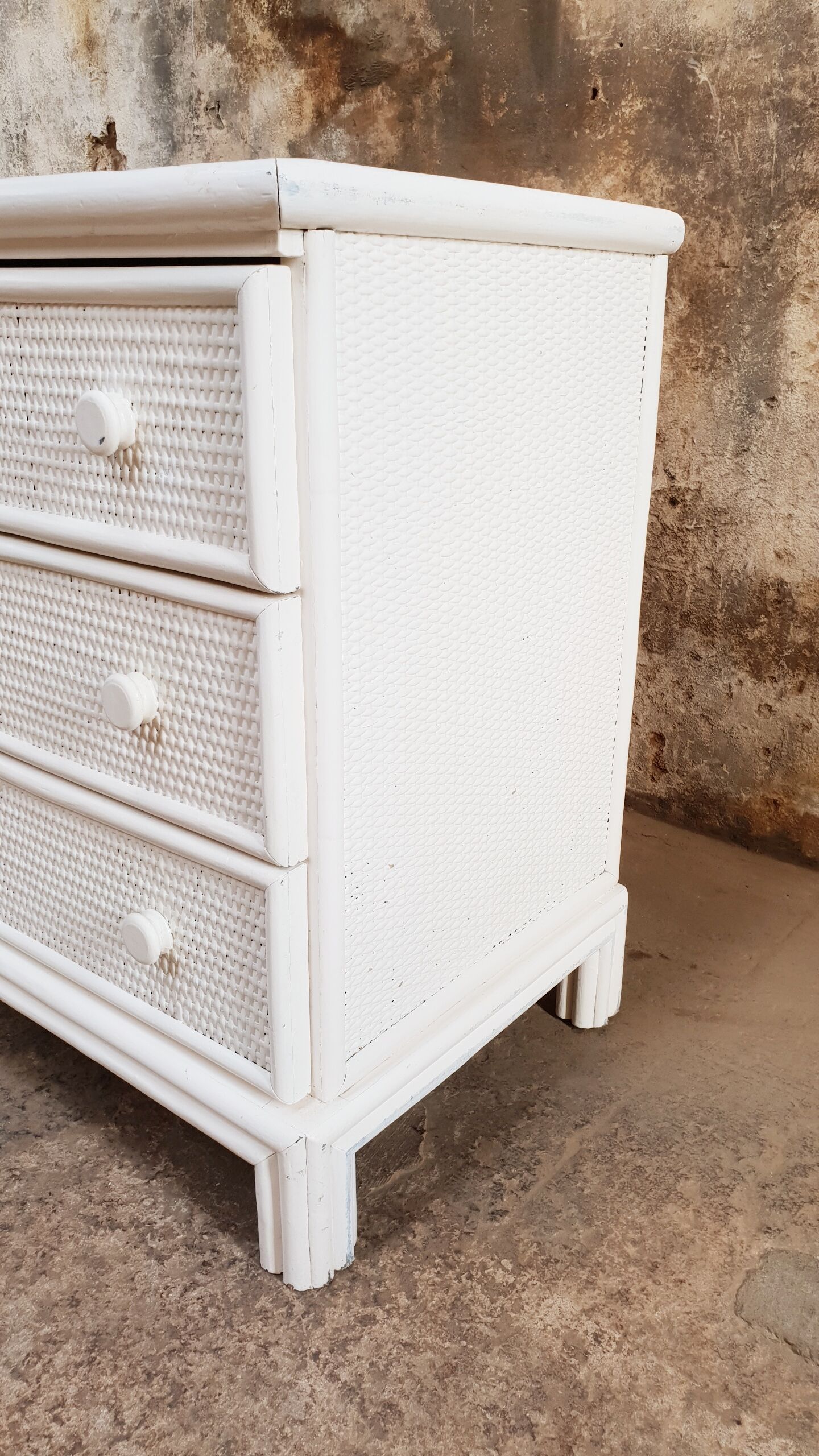 Commode vintage en rotin blanc
