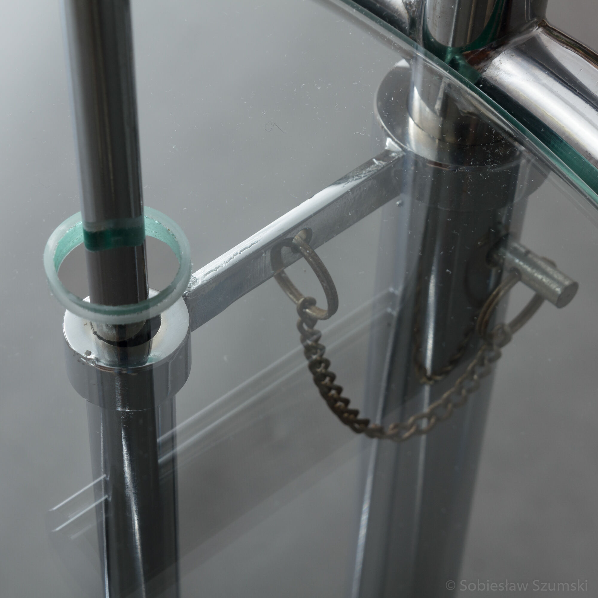 Set of 2 tabes Eileen Gray chrome model 1027