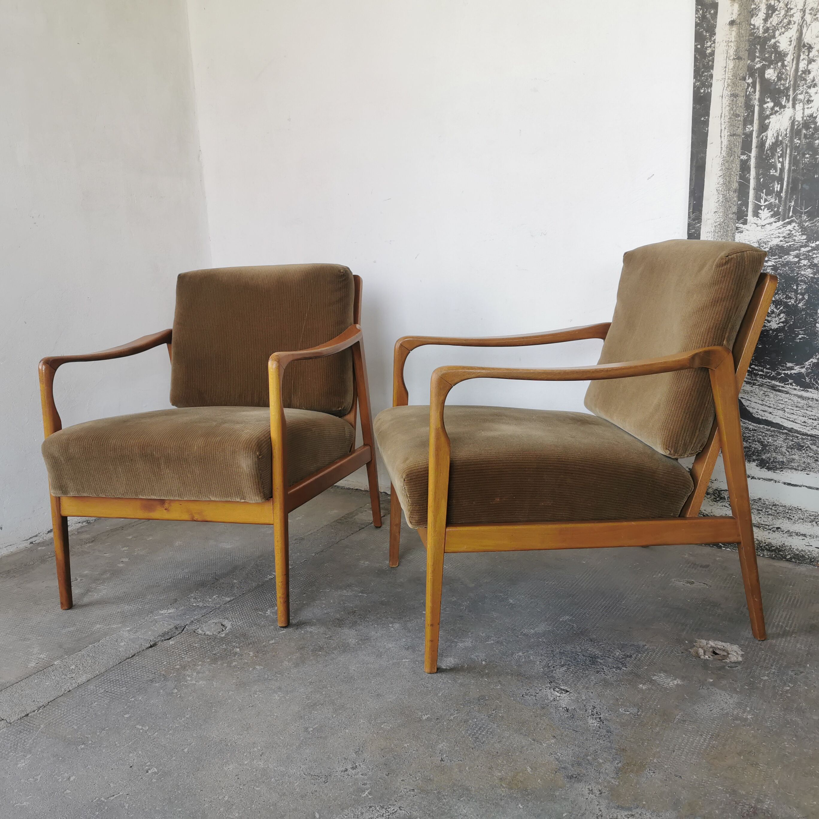 Paire de fauteuils vintage bois et velours