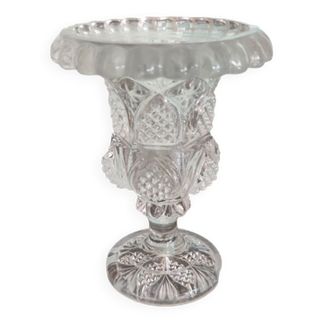 Vase sur pied cristal taillé