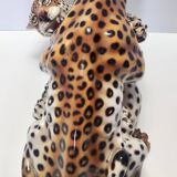 Paire de jaguars combattants en céramique peinte à la main par Giovanni Ronzan, Italie