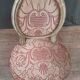 Chaise basse de style Louis XVI